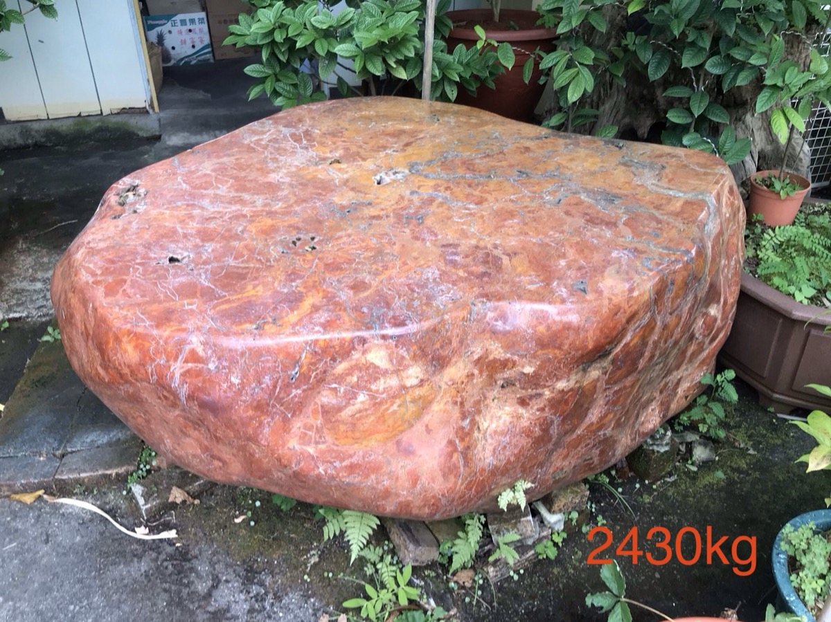 紅碧玉石桌